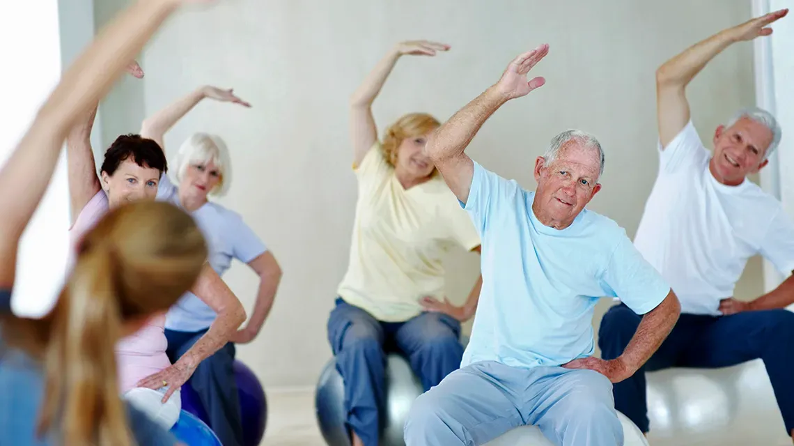 Débuter la gym équilibre senior en toute sécurité