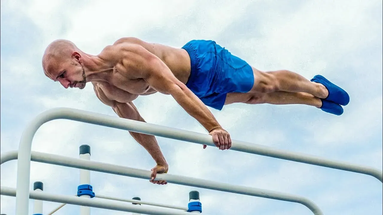Entraînement Calisthenics via YouTube : Avantages et Pièges