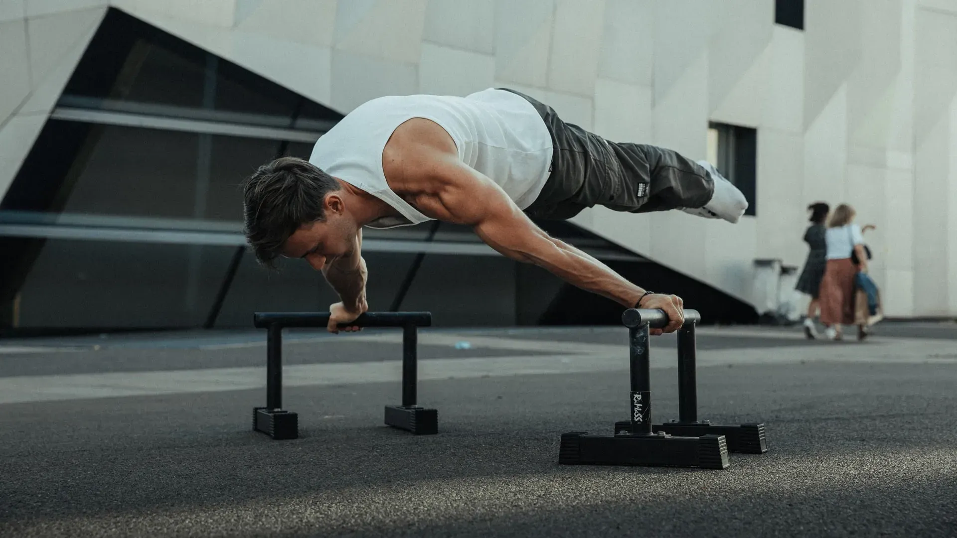 Pourquoi le Calisthenics Gagne du Terrain ? Ses Avantages Réels