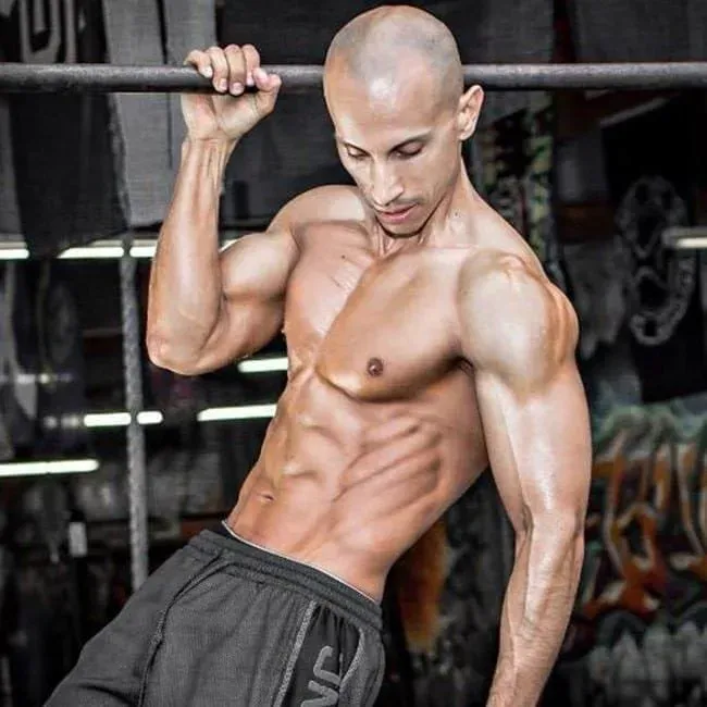 Programmes et entraînements : S'inspirer de Frank Medrano Calisthenics