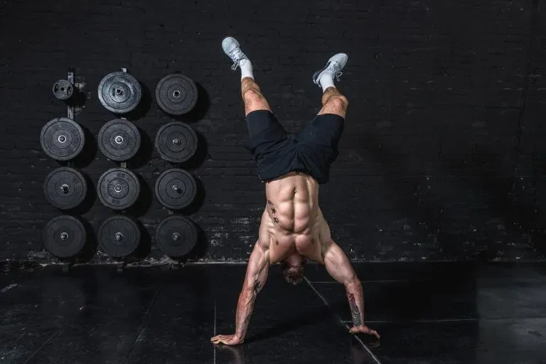 Progresser avec les Exercices Calisthenics à la Maison