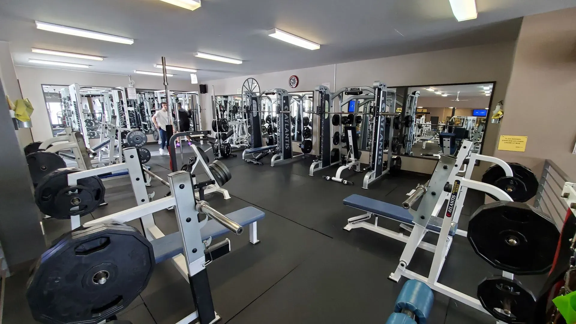 Services et Activités à Gym Énergie Dolbeau : De l'Équipement aux Cours